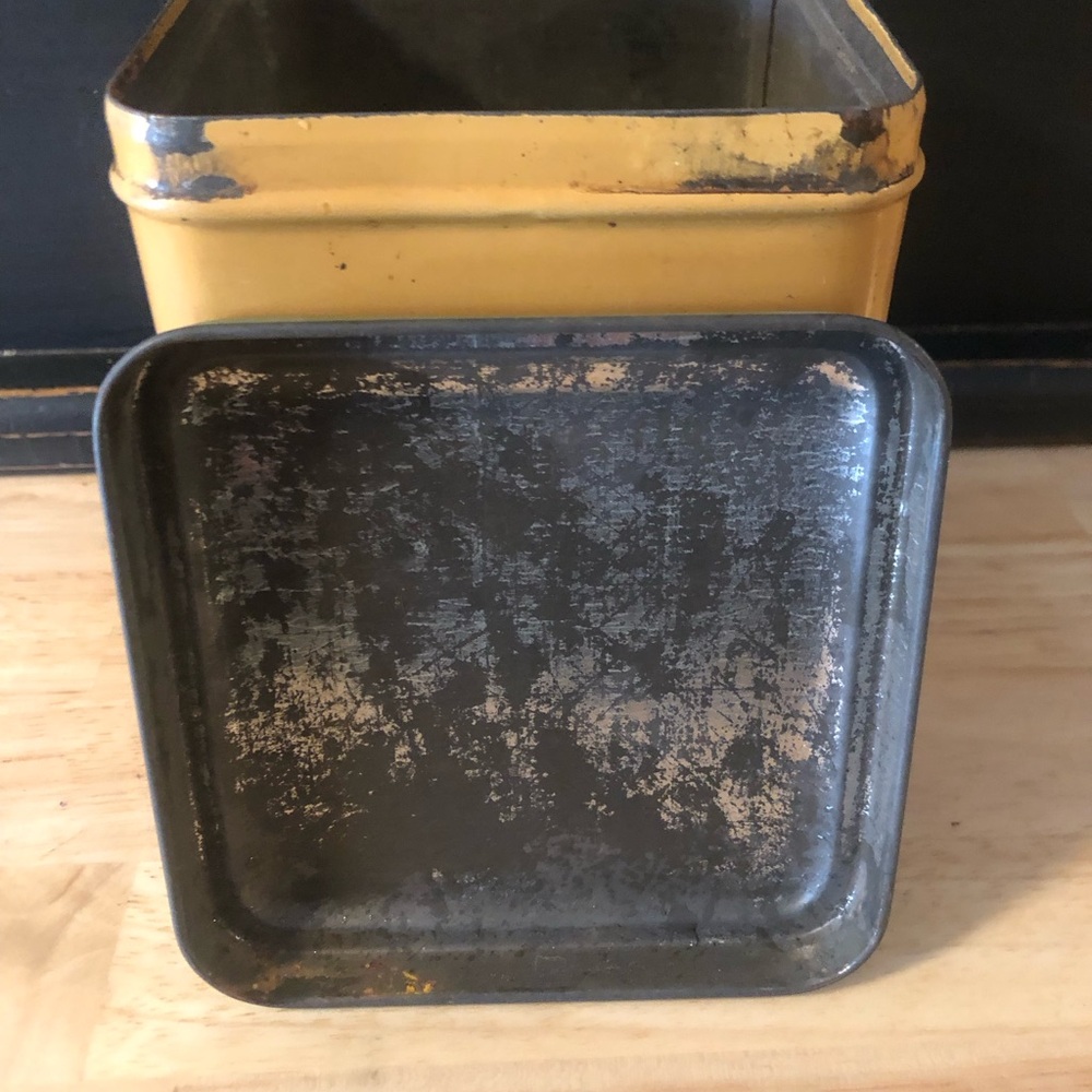 Vintage 1940s canister - Picture 3 of 5